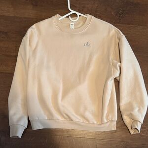 ALO Yoga Women’s Tan Accolade
Crewneck Sweater